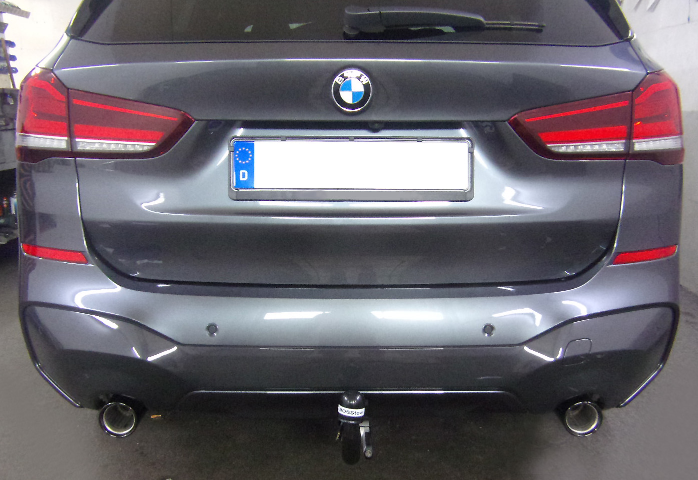 Anhängerkupplung für BMW-X1 F48 Geländekombi, spez. M- Paket, Baureihe 2015- V-abnehmbar