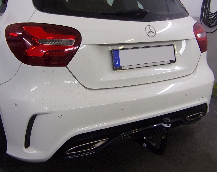 Anhängerkupplung für Mercedes-A-Klasse W176, spez. m. AMG Sport o. Styling Paket, Baureihe 2015-2018 V-abnehmbar