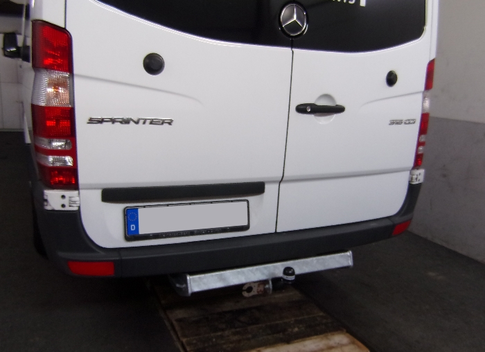 Anhängerkupplung für Mercedes-Sprinter Kastenwagen Heckantrieb 209-324, Radstd. 3250mm, Fzg. ohne Trittbrettst., Baureihe 2006-2018 starr