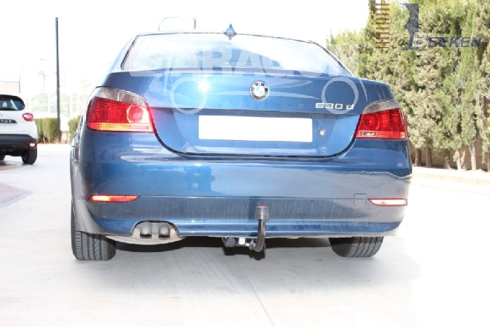 Anhängerkupplung für BMW-5er Touring E61, spez. M- Paket, Baureihe 2007- starr