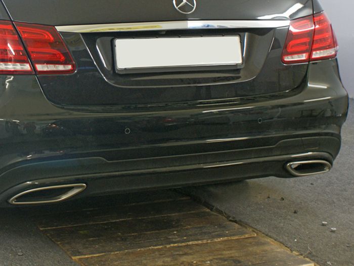 Anhängerkupplung für Mercedes-E-Klasse Limousine W 212, spez. m. AMG Sport o. Styling Paket, nicht Erdgas, Baureihe 2009-2011 V-abnehmbar