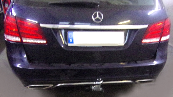 Anhängerkupplung für Mercedes-E-Klasse Kombi W 212, nicht Erdgas (Natural Gas), Baureihe 2011- abnehmbar