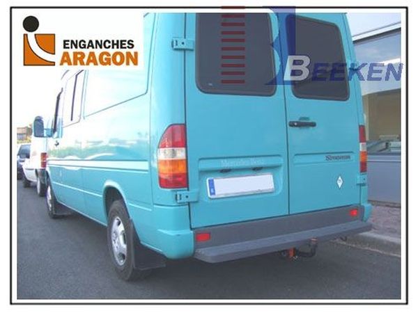 Anhängerkupplung für Mercedes-Sprinter Kastenwagen Heckantrieb 408-416, Radstd. 4,025 m, Fzg. mit Trittbrettst., Baureihe 1995-2000 starr