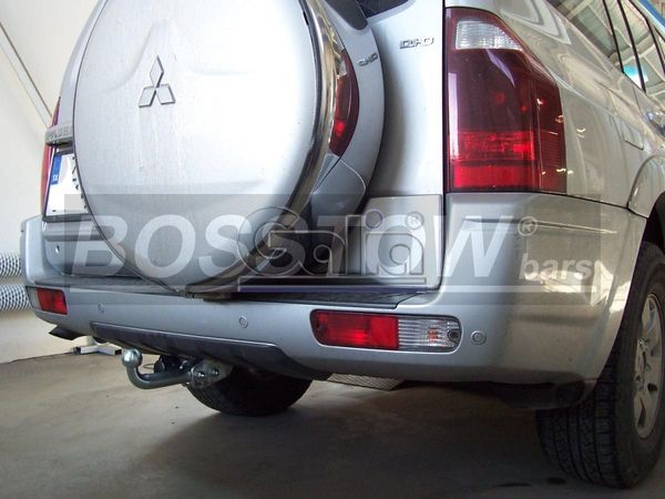 Anhängerkupplung für Mitsubishi-Pajero V60 (kurzer Radstand), Baureihe 2000-2002 starr