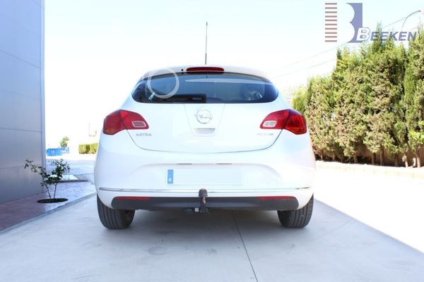 Anhängerkupplung für Opel-Astra J, Fließheck, Baureihe 2009- starr