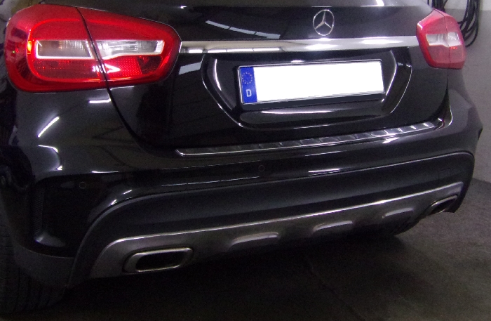 Anhängerkupplung für Mercedes-GLA X156, spez. m. AMG Sport o. Styling Paket, Baureihe 2013-  vertikal