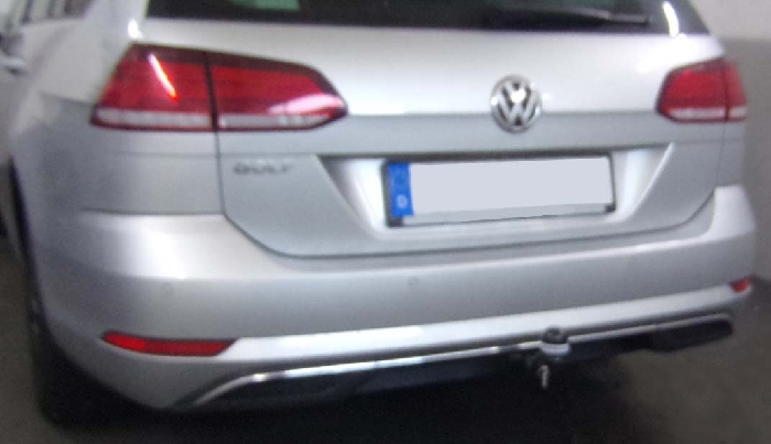 Anhängerkupplung VW Golf VII Variant - 2017-  vertikal
