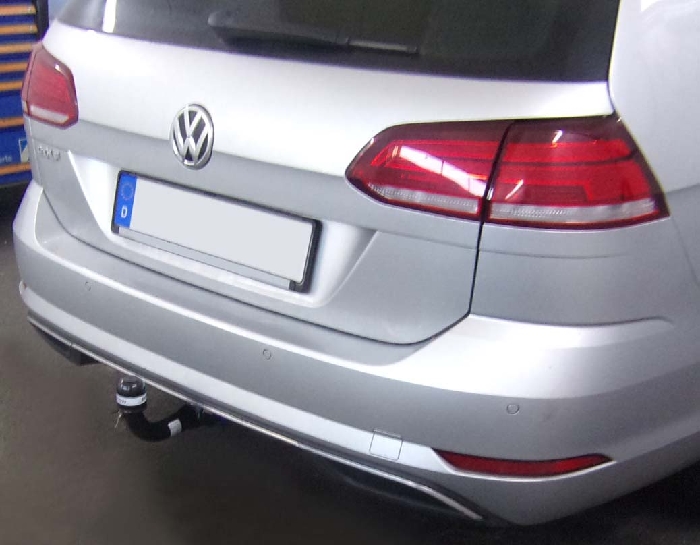 Anhängerkupplung VW Golf VII Variant - 2017-  vertikal